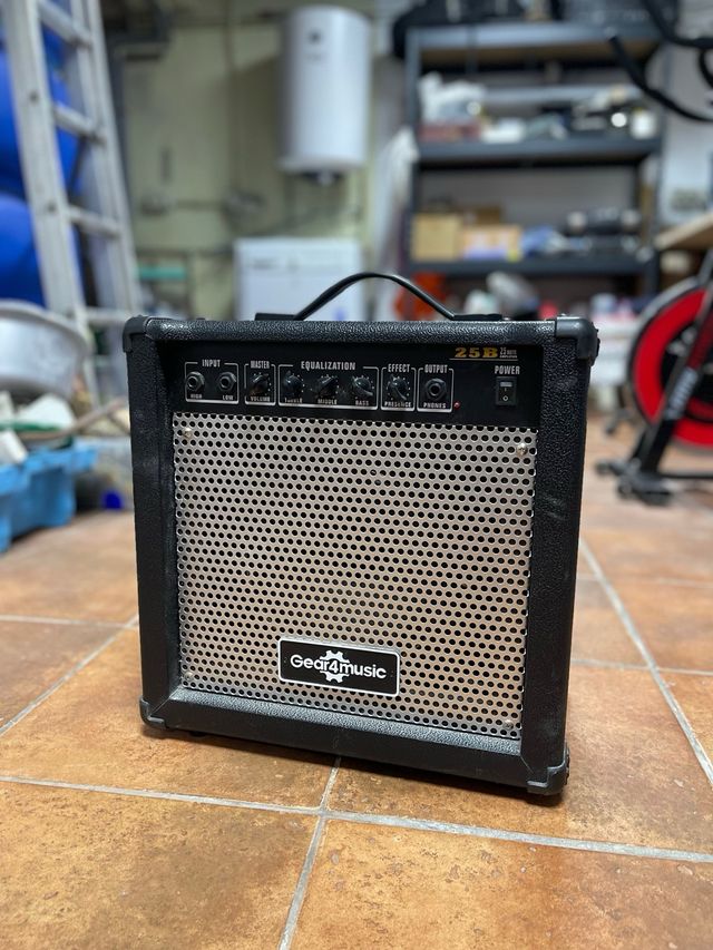 Amplificador de bajo electrico 25W