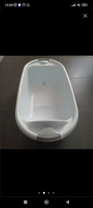 Bañera bebe amplia.