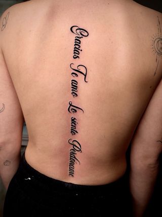 TATUAJES linea fina y microrealismo