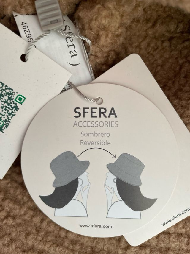 Bucket hat reversible con etiqueta