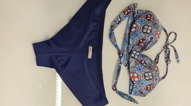 Bikini 3 pezzi usato pochissimo