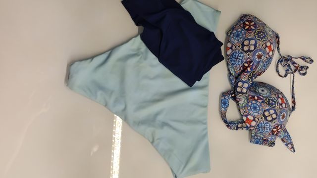 Bikini 3 pezzi usato pochissimo