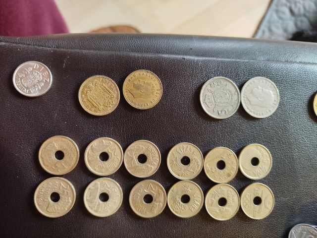 Monedas ,precio por separado las y hay  desde 10eu