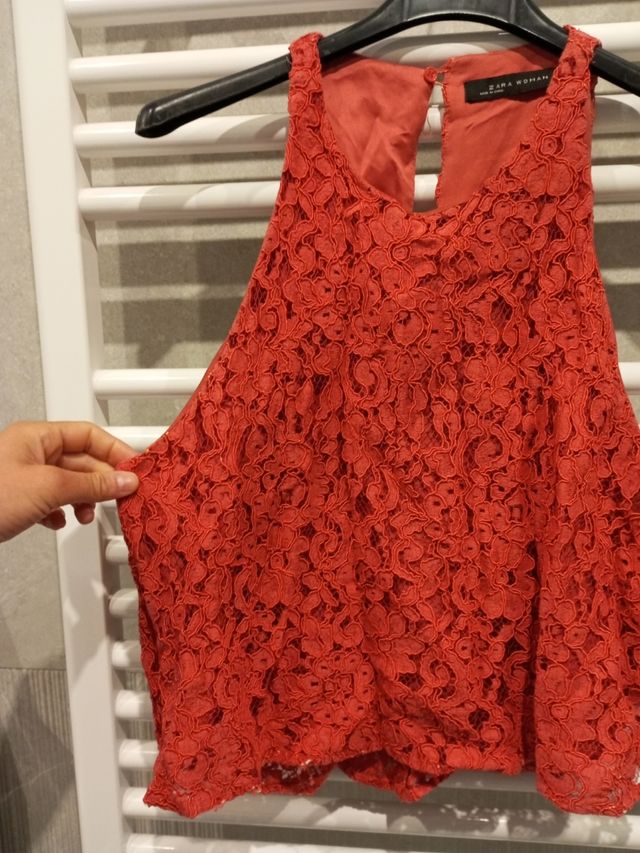 Top in pizzo e raso ZARA