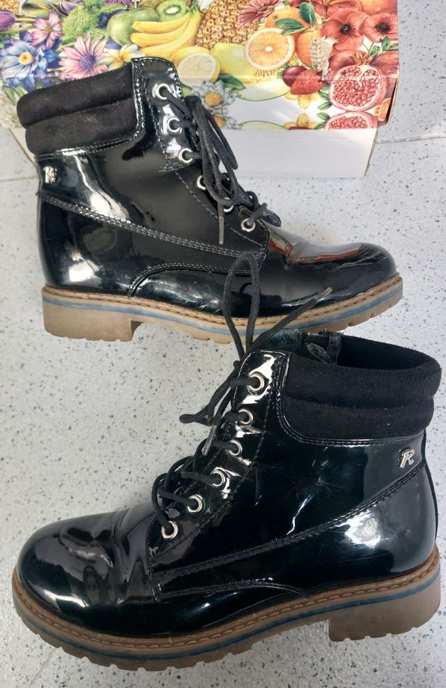 Botas de cordones negras