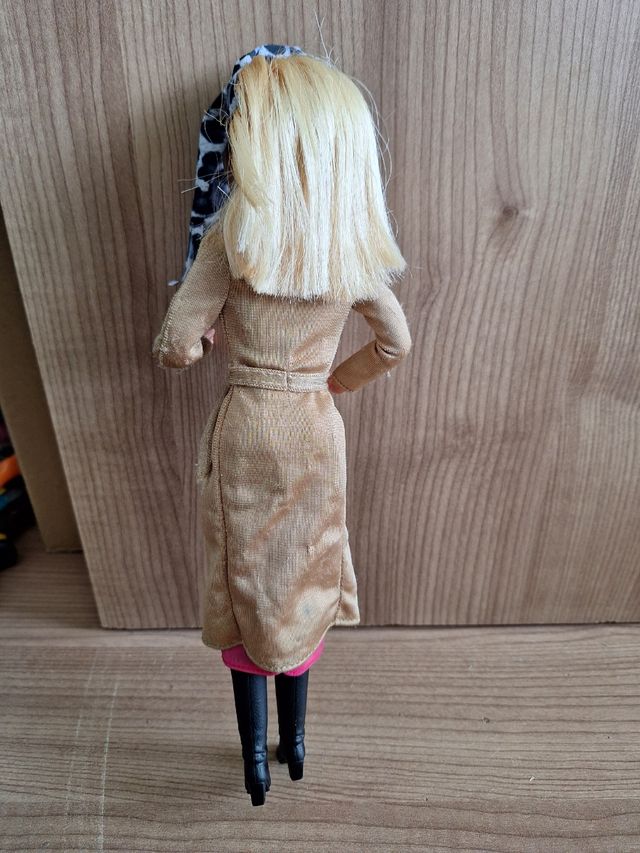 Gabardina y vestido barbie 1979