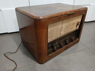 Antica Radio Vintage A Valvole Con Giradischi Radi