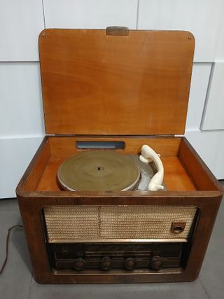 Antica Radio Vintage A Valvole Con Giradischi Radi