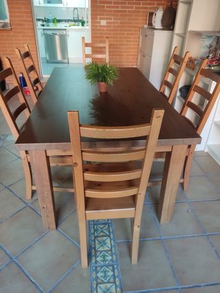 Mesa+Sillas IKEA salón maciza