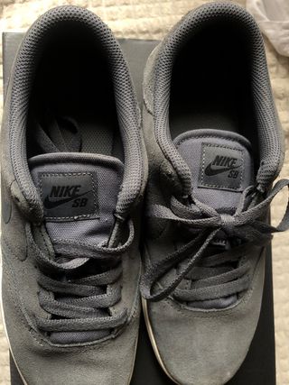 Zapatillas nike grises