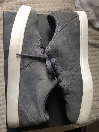 Zapatillas nike grises