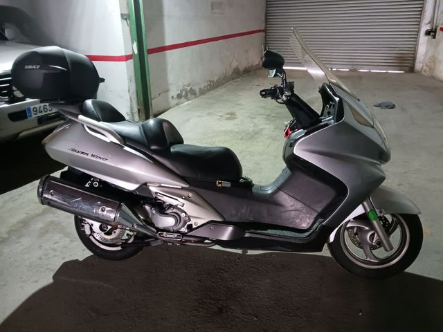 Scooter honda 600 superwing