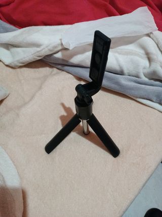 Palo selfie y trípode nuevo