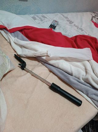 Palo selfie y trípode nuevo