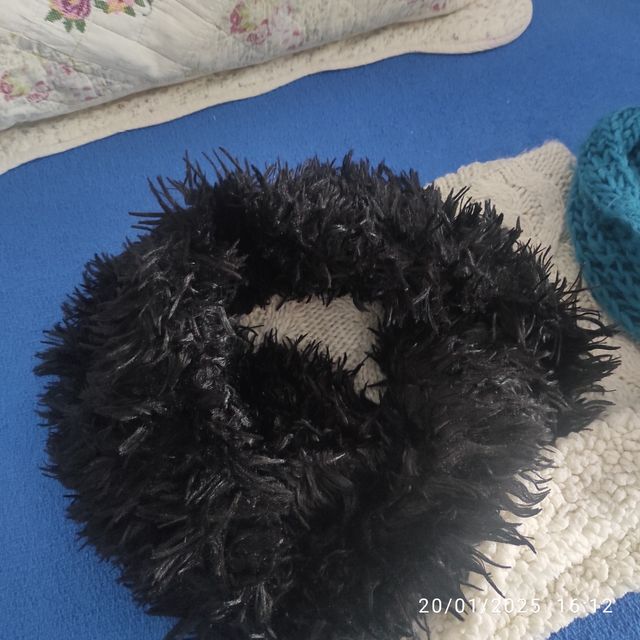 Lote tres bufandas cerradas