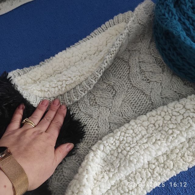 Lote tres bufandas cerradas