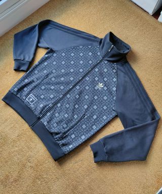Talla L/ Chaqueta Adidas Originals.