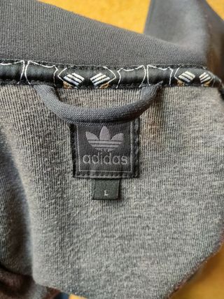 Talla L/ Chaqueta Adidas Originals.