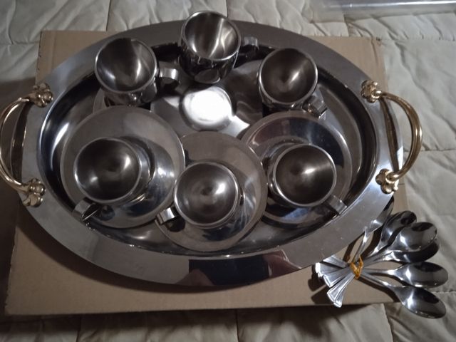 servizio caffè 6 persone in acciaio Inox + 6 cucch