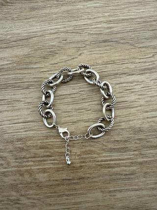 Pulsera plateada eslabones