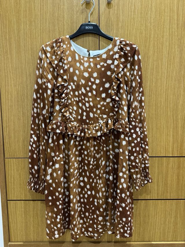 Vestido corto volantes