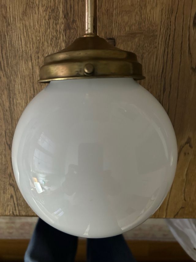 Lampara de techo globo opalino vintage