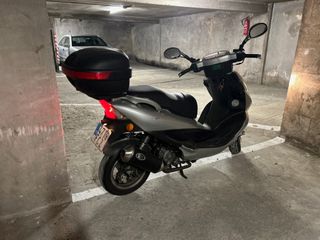 MOTO KIYMCO  BET AND WIN 125 CC.