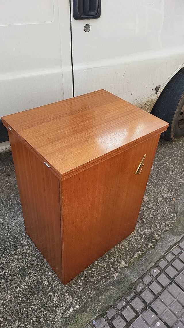 Mueble para marina de coser