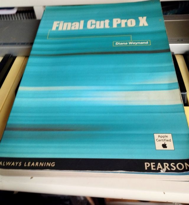 Final Cut X manuale edito Pearson.
