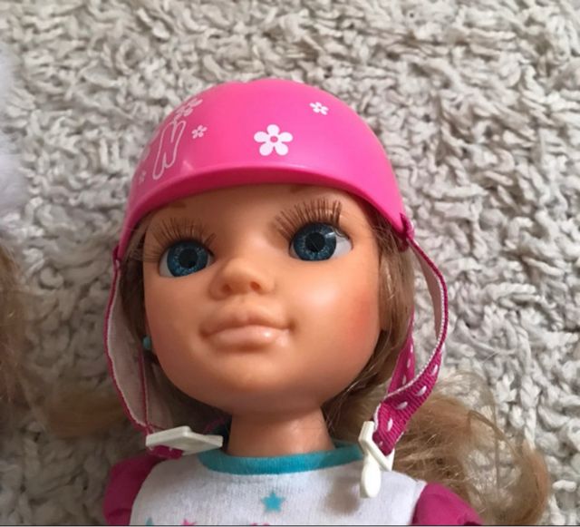 1 bambola rollerblade e 1 bambola pattinatrice