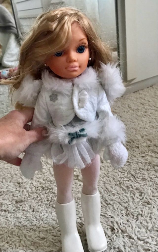 1 bambola rollerblade e 1 bambola pattinatrice