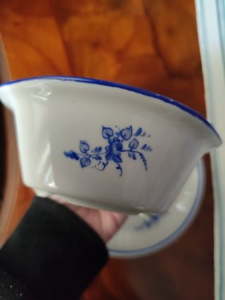 Tazza con piattino porcellana dipinta a mano 