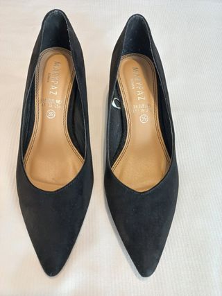 Zapatos salón negro. Talla 39.