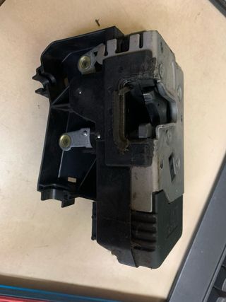 Cerradura puerta conductor Renault Trafic