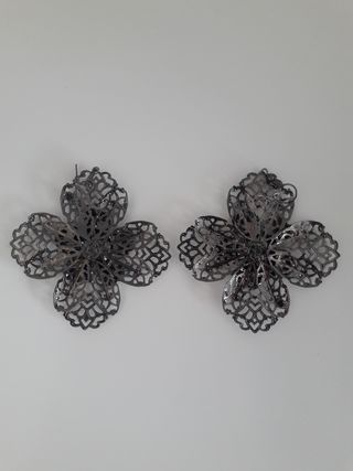 Pendientes flor plateados