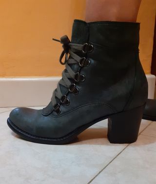 Stivaletti in pelle grigia n 35 SUGAR AND COCOA