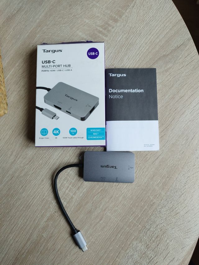 Multi port hub TARGUS