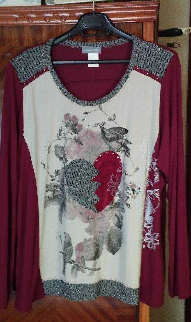 CAMISETA MANGA LARGA ESTAMPADA. XL.