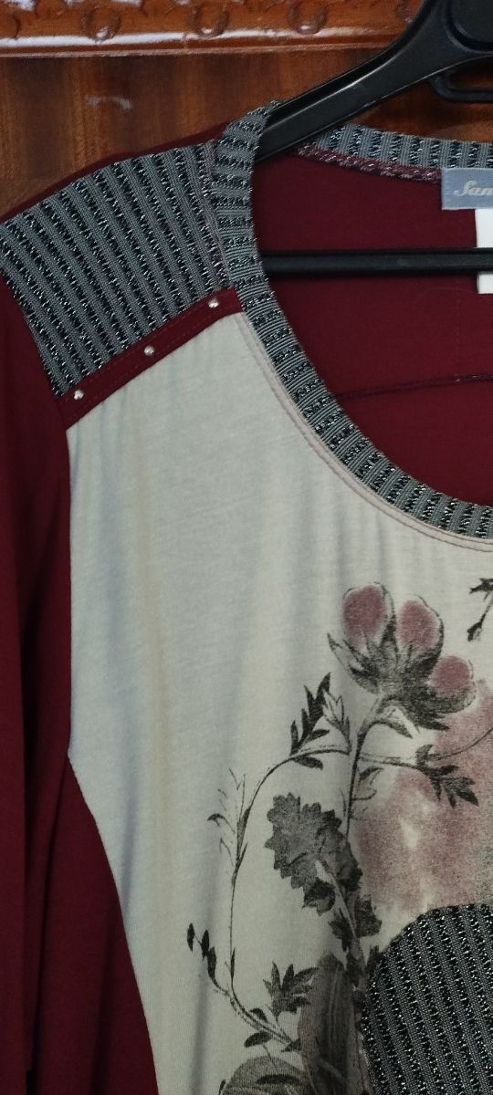 CAMISETA MANGA LARGA ESTAMPADA. XL.