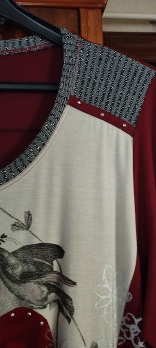 CAMISETA MANGA LARGA ESTAMPADA. XL.