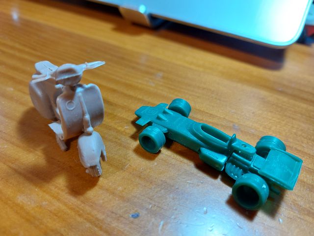 MONTAPLEX VESPA Y DUNKIN FORMULA 1.