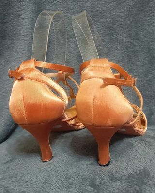 Zapatos de baile marrón con tiras N°41
