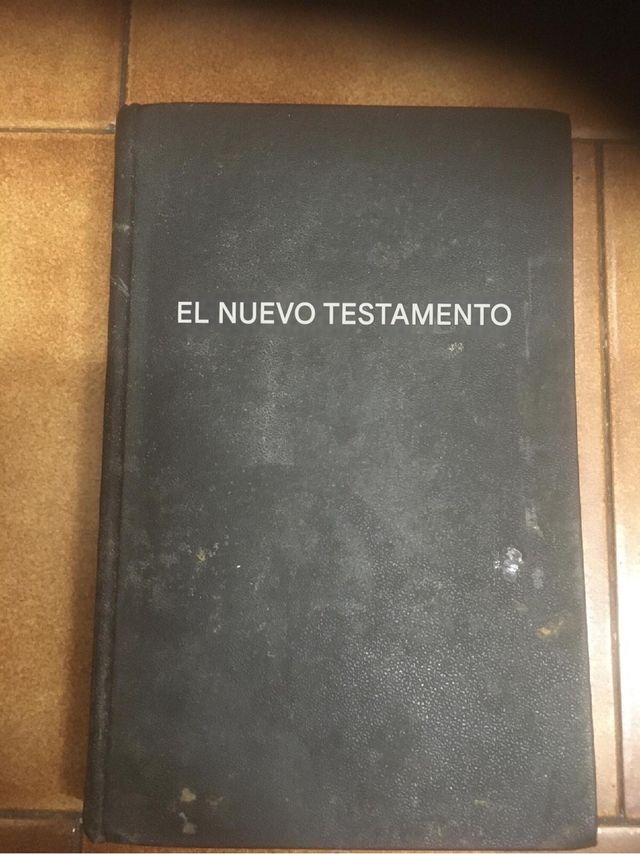 Vendo/Cambio Nuevo Testamento Cirilico / Bulgaro