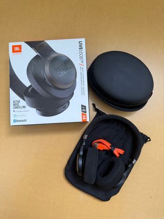Auriculares Bluetooth JBL LIVE 650 BTNC