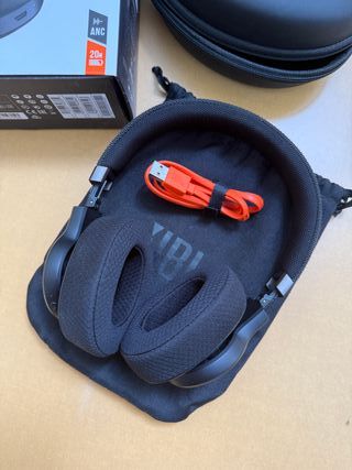 Auriculares Bluetooth JBL LIVE 650 BTNC