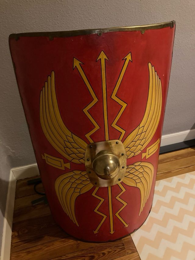 Escudo romano de madera