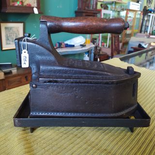 ANTIGUA PLANCHA DE HIERRO