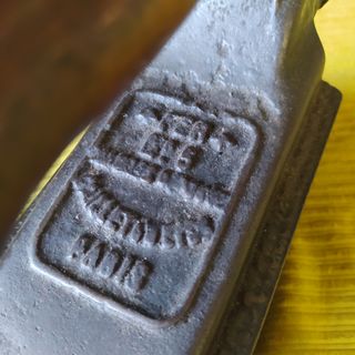 ANTIGUA PLANCHA DE HIERRO