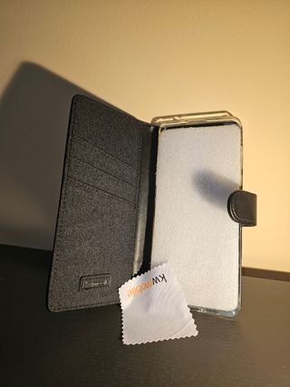 Cover libro nera Motorola Edge