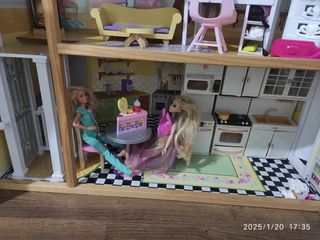 Casita Barbie con muebles, ascensor